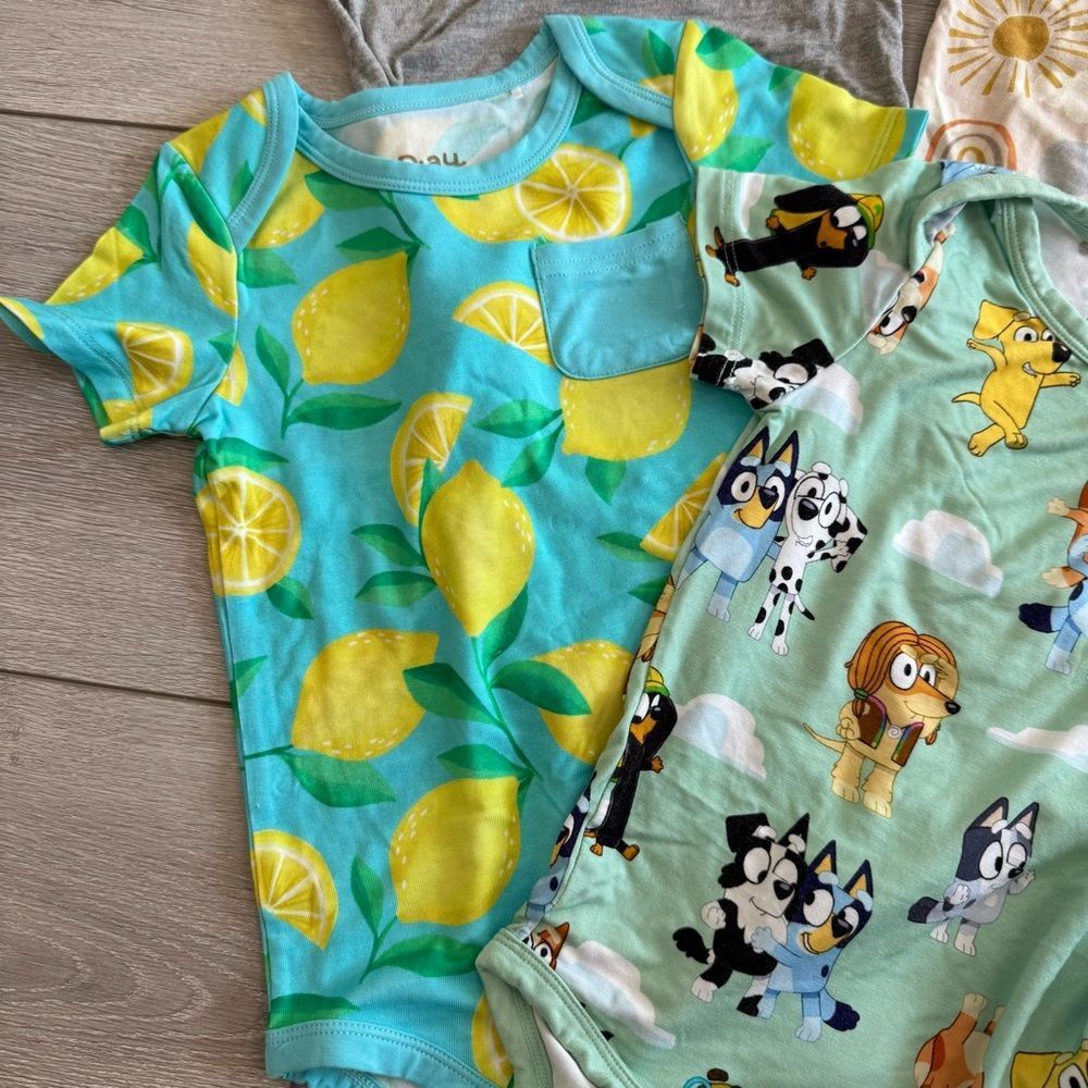 Lot of Little Sleepies Short Sleeve Onesies 18-24M - Picture 2 of 7
